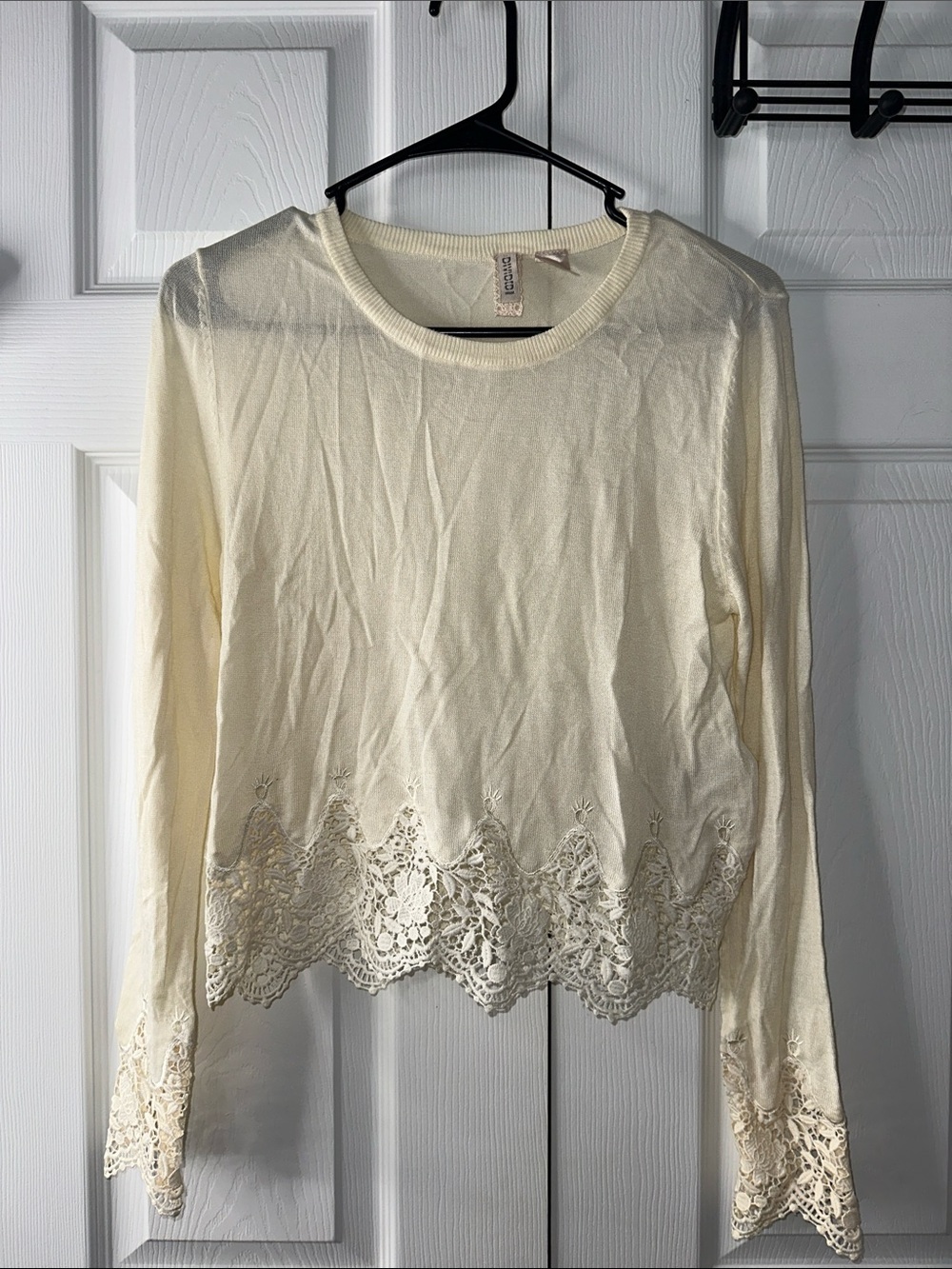 Divided Cream Long-Sleeve Top with Lace Hem